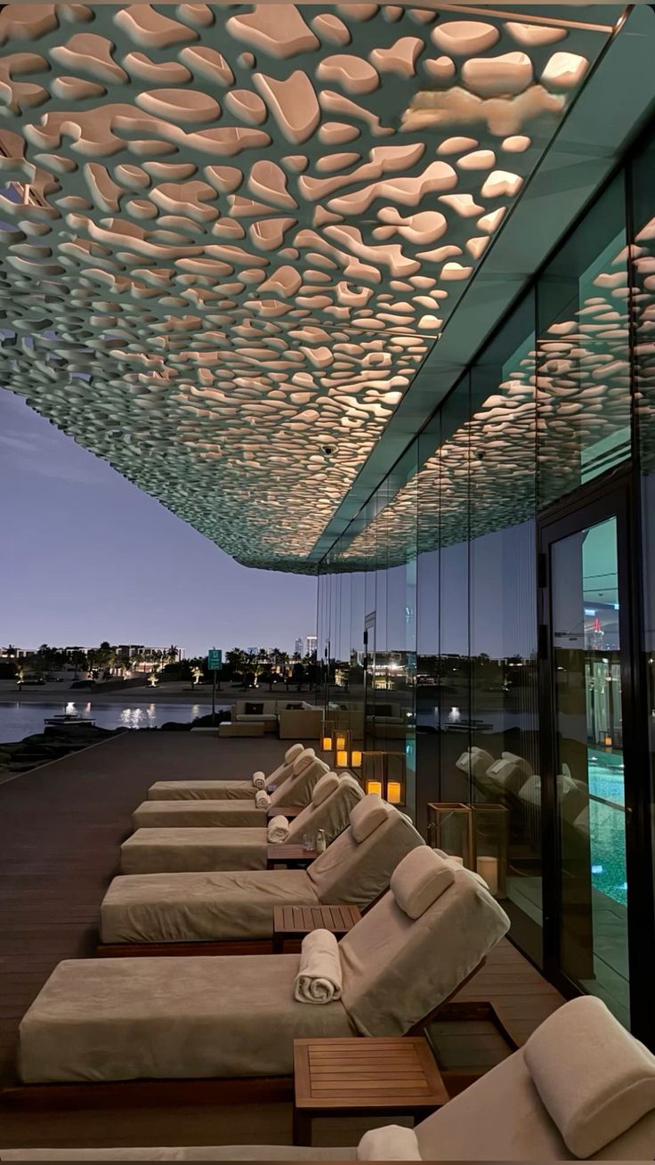 top luxury resorts in dubai, luxury lifestyle dubai, dubai living upscale resorts