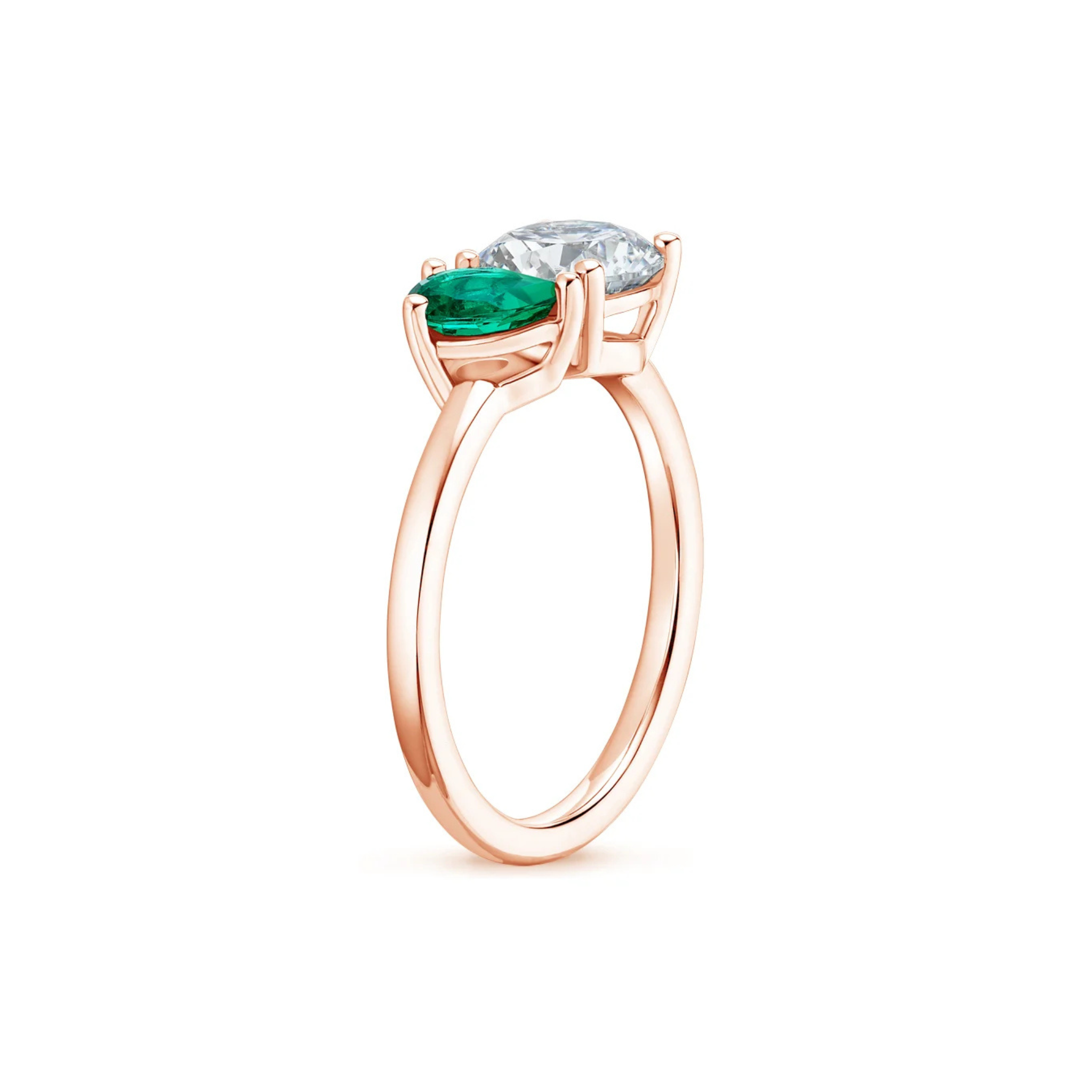 Esmara Toi et Moi Emerald Ring in 18K Rose Gold - Best prices for jewelry and diamonds. The best jewelry to shop in Dubai and Abu Dhabi - Dubai Tourism. Best Shopping in Dubai Mall - Fashion Avenue, Mall of Emirates, Dubai, Palm Jumeirah and UAE. Hip-hop custom jewelry and manufacturer supplier - diamond and gold wholesaler. The best place to visit in Dubai during vacation. Richie Gold & Diamond is located in Dubai Gold Souk