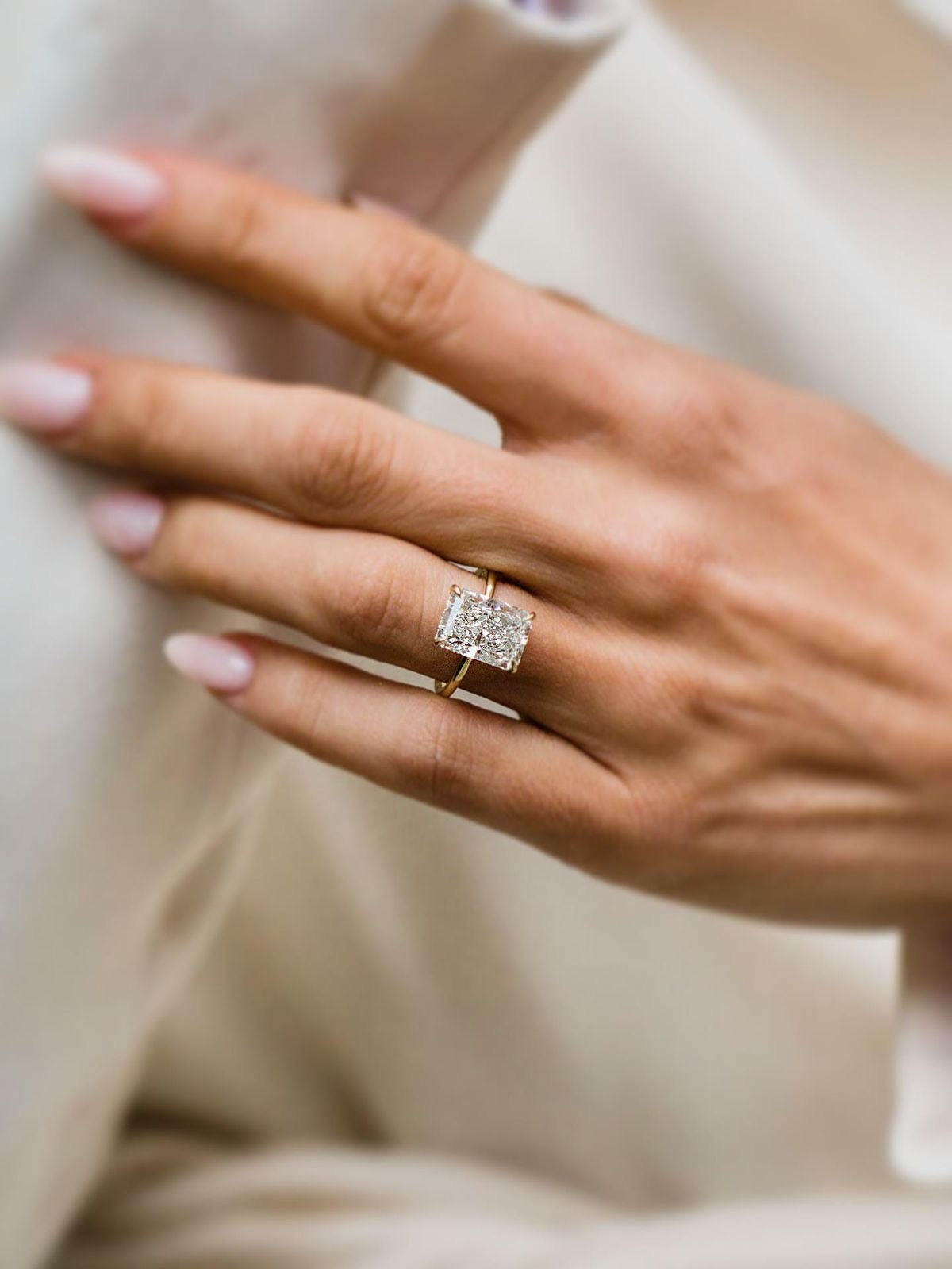 Dubai best radiant cut engagement rings, Dubai top quality engagement rings, best priced engagement rings dubai, natural diamonds engagement rings dubai gold souk, lab grown diamond engagement rings dubai gold souk, best diamonds abu dhabi, best engagement rings UK and Australia