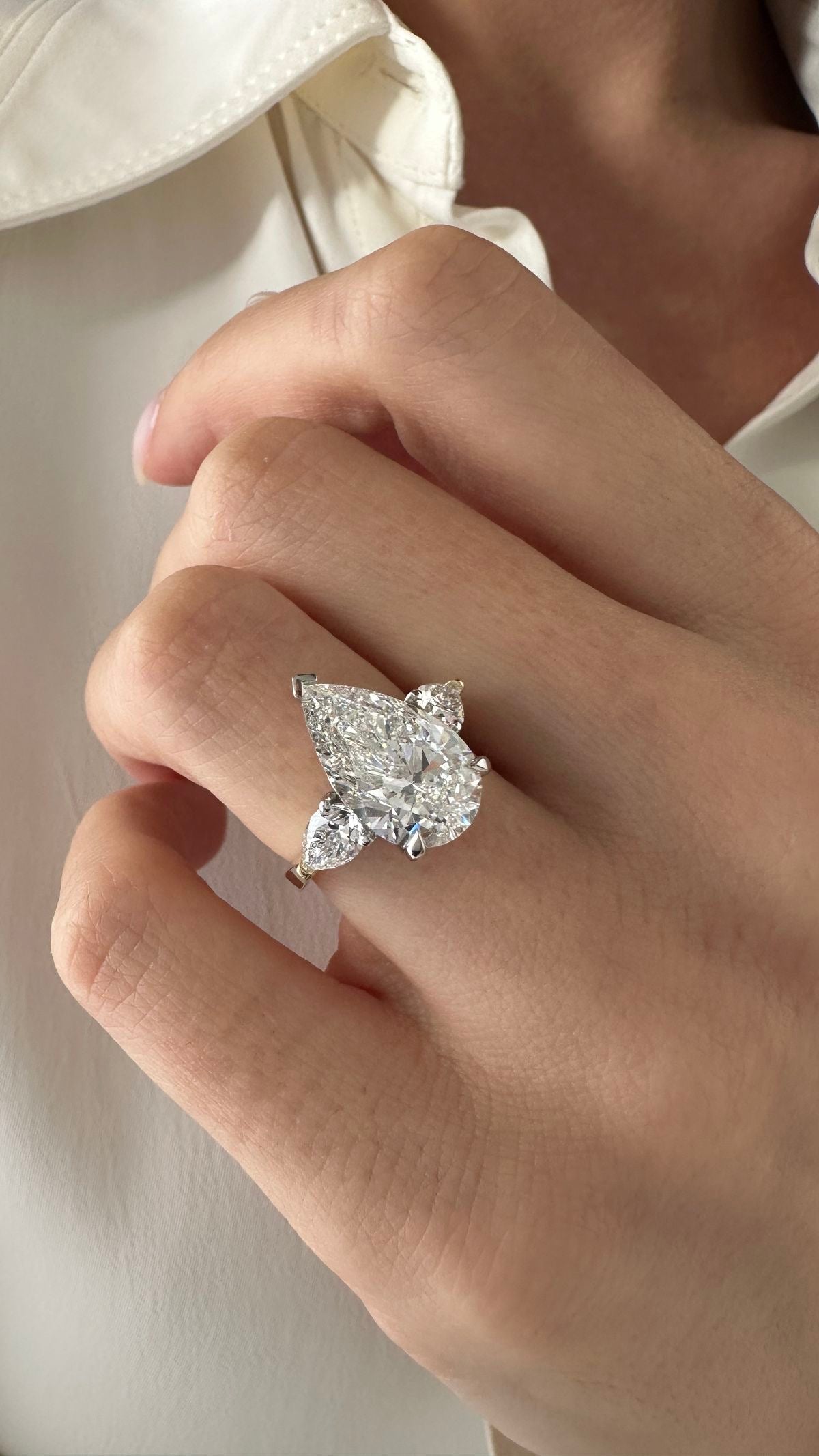 Dubai best pear cut engagement rings, Dubai top quality engagement rings, best priced engagement rings dubai, natural diamonds engagement rings dubai gold souk, lab grown diamond engagement rings dubai gold souk, best diamonds abu dhabi, best engagement rings UK and Australia